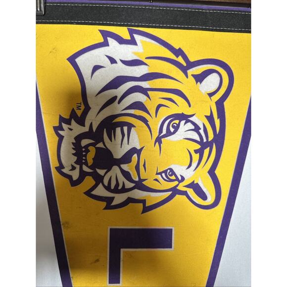 LSU TIGERS SEC 12X30 FOOTBALL VINTAGE NCAA PENNANT Made In USA - Picture 4 of 5
